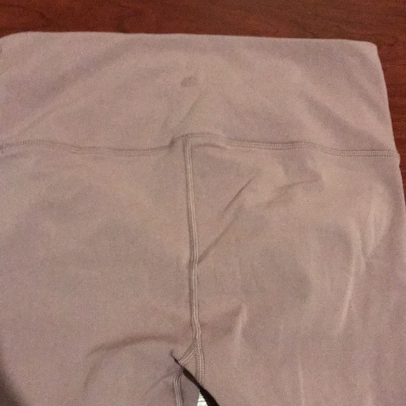 Lululemon Dusty Rose 28” Leggings with Mesh Details - Picture 5 of 7
